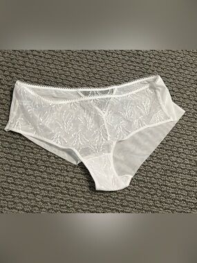 Simone Perele White Sheer Embroidered Bikini Panty